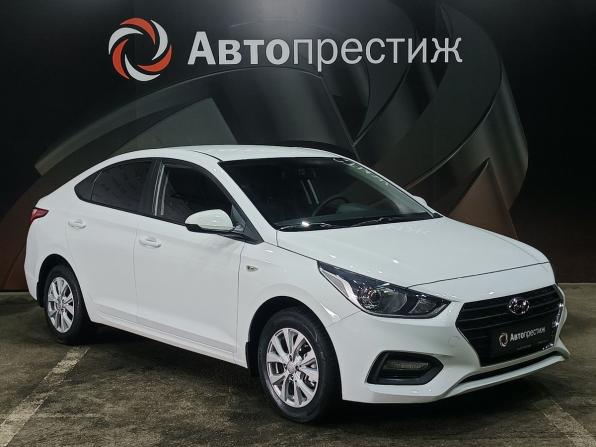 Hyundai Solaris II с пробегом 2017 года, цена 1 550 000 рублей, 61430 км, седан, Автокод Объявления