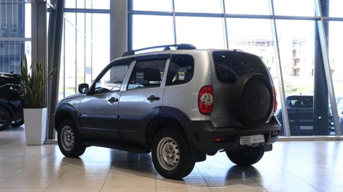 Chevrolet Niva I Рестайлинг с пробегом 2015 года, цена 650 000 рублей, 151529 км, внедорожник, Автокод Объявления