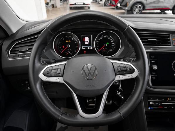Volkswagen Tiguan II Рестайлинг с пробегом 2021 года, цена 2 900 000 рублей, 61183 км, внедорожник, Автокод Объявления