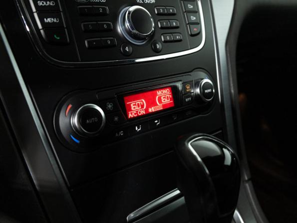 Ford Mondeo IV Рестайлинг с пробегом 2013 года, цена 949 700 рублей, 187189 км, седан, Автокод Объявления