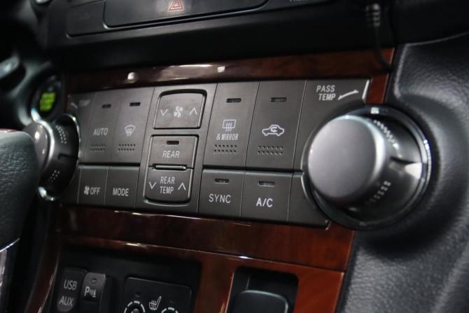 Toyota Highlander II (XU40) Рестайлинг с пробегом 2013 года, цена 1 895 950 рублей, 354694 км, внедорожник, Автокод Объявления