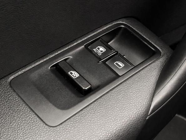 Volkswagen Polo V Рестайлинг с пробегом 2015 года, цена 977 000 рублей, 111947 км, седан, Автокод Объявления