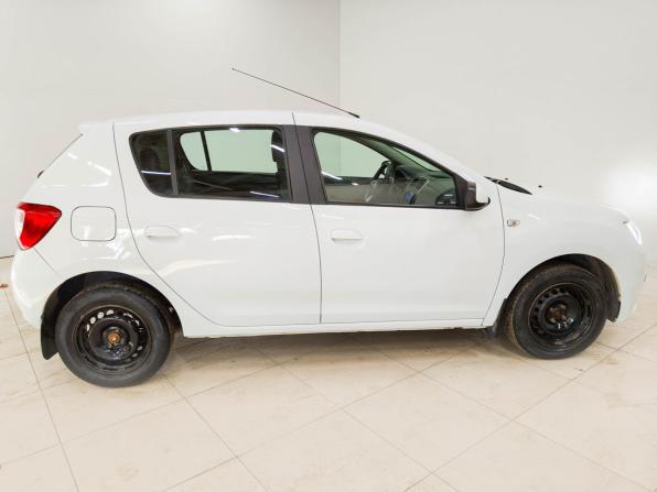 Renault Sandero II Рестайлинг с пробегом 2019 года, цена 895 100 рублей, 55146 км, хэтчбек, Автокод Объявления