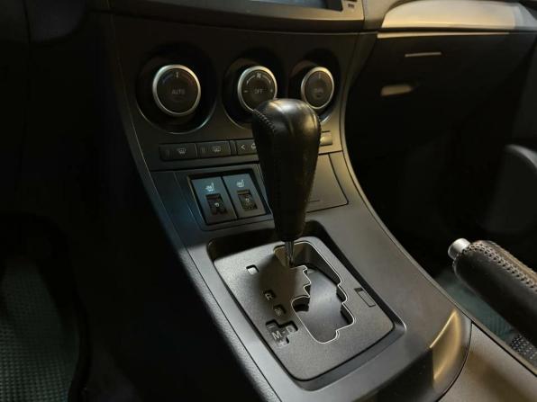 Mazda 3 II (BL) Рестайлинг с пробегом 2012 года, цена 927 000 рублей, 198500 км, седан, Автокод Объявления