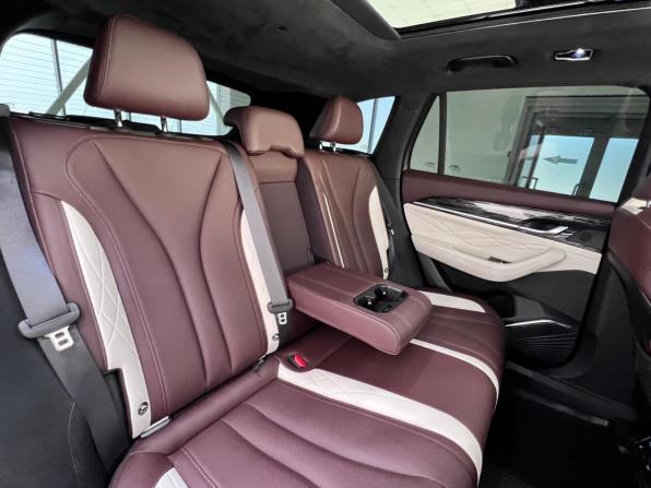 Geely Monjaro I с пробегом 2023 года, цена 3 295 000 рублей, 49905 км, внедорожник, Автокод Объявления