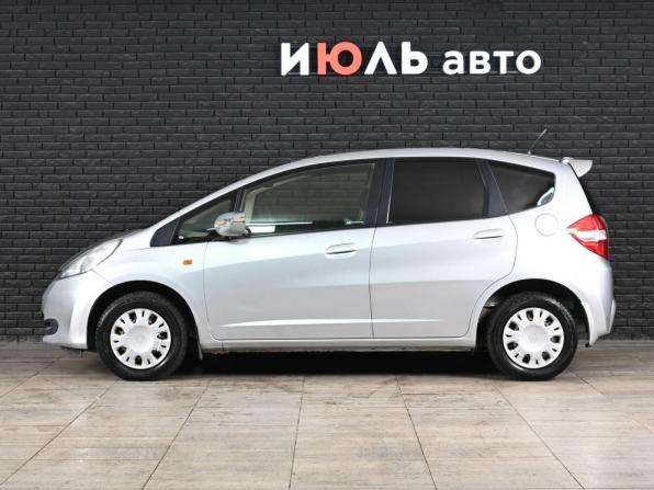 Honda Fit II с пробегом 2012 года, цена 675 000 рублей, 236 км, хэтчбек, Автокод Объявления