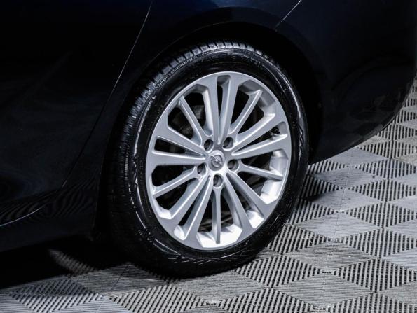 Opel Insignia II с пробегом 2019 года, цена 1 850 000 рублей, 137279 км, лифтбек, Автокод Объявления