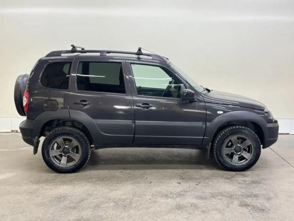 Chevrolet Niva I Рестайлинг с пробегом 2018 года, цена 859 000 рублей, 51000 км, внедорожник, Автокод Объявления