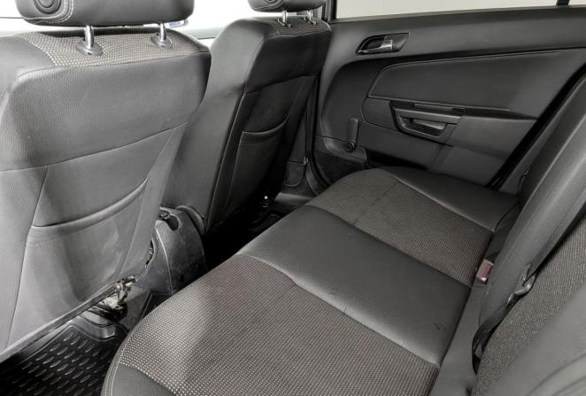 Opel Astra H Рестайлинг с пробегом 2012 года, цена 580 000 рублей, 282783 км, седан, Автокод Объявления