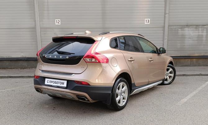 Volvo V40 Cross Country I с пробегом 2013 года, цена 949 000 рублей, 241480 км, хэтчбек, Автокод Объявления