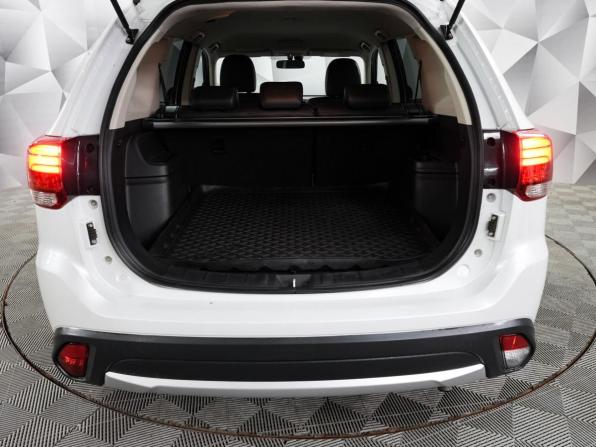 Mitsubishi Outlander III Рестайлинг 2 с пробегом 2016 года, цена 1 790 000 рублей, 225300 км, внедорожник, Автокод Объявления