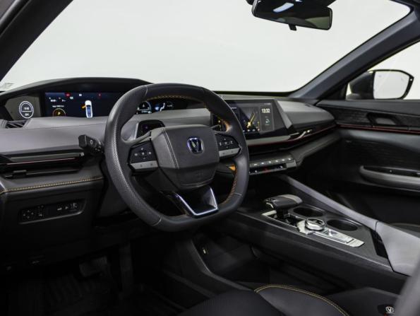 Changan UNI-V I с пробегом 2023 года, цена 2 328 000 рублей, 17410 км, лифтбек, Автокод Объявления