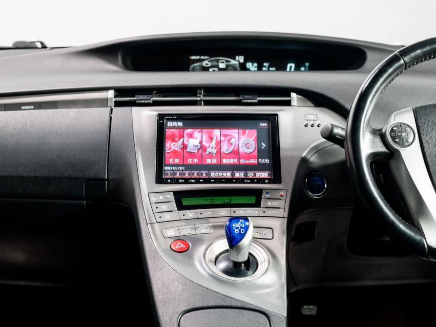 Toyota Prius III Рестайлинг (XW30) Чита  - изображение 12