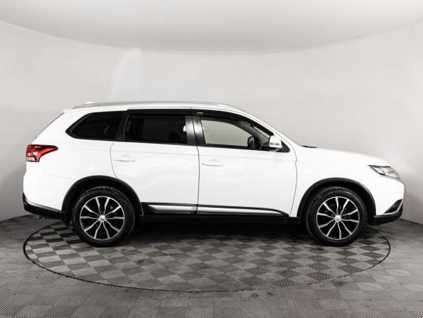 Mitsubishi Outlander III Рестайлинг 3 с пробегом 2020 года, цена 1 999 000 рублей, 158435 км, внедорожник, Автокод Объявления