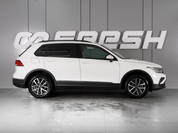 Volkswagen Tiguan II Рестайлинг с пробегом 2021 года, цена 3 086 000 рублей, 45557 км, внедорожник, Автокод Объявления