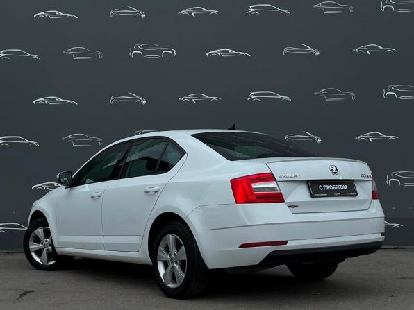 Skoda Octavia III (A7) Рестайлинг с пробегом 2017 года, цена 1 391 400 рублей, 189891 км, лифтбек, Автокод Объявления