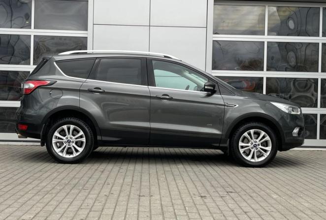 Ford Kuga II Рестайлинг с пробегом 2018 года, цена 1 490 000 рублей, 220233 км, внедорожник, Автокод Объявления