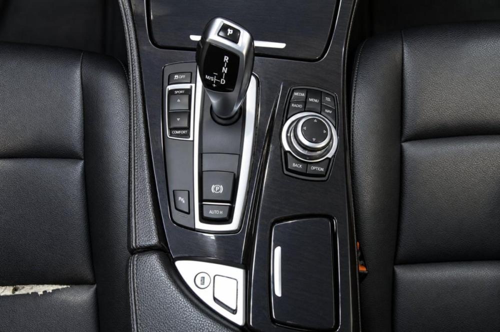 BMW 5 серии VI (F10/F11/F07) Рестайлинг Челябинск  - изображение 18
