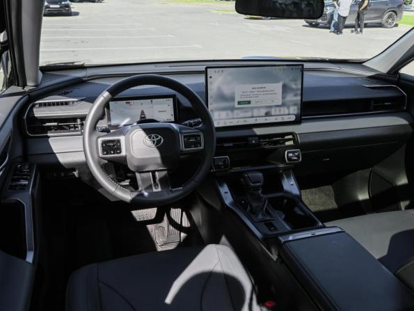 Toyota RAV4 VI (XA60) с пробегом 2026 года, цена 4 400 000 рублей, 29 км, внедорожник, Автокод Объявления
