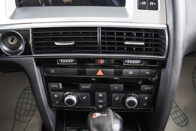 Audi A6 III (C6) Рестайлинг с пробегом 2011 года, цена 899 000 рублей, 264000 км, седан, Автокод Объявления