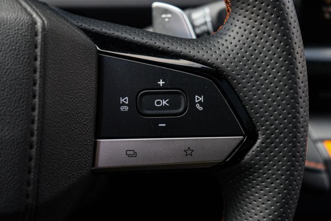 Changan UNI-V I с пробегом 2024 года, цена 2 499 000 рублей, 16031 км, лифтбек, Автокод Объявления
