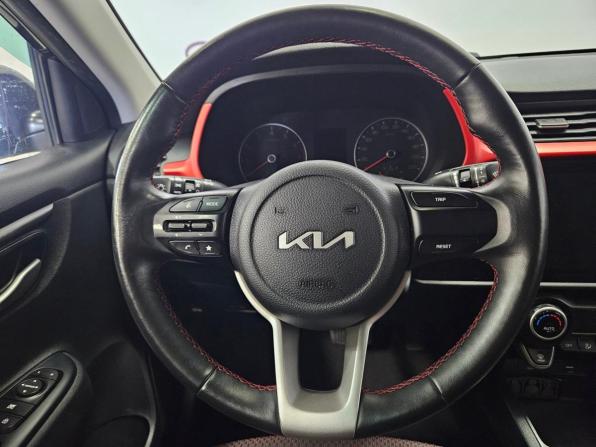 Kia Rio IV Рестайлинг с пробегом 2021 года, цена 1 695 000 рублей, 89890 км, седан, Автокод Объявления