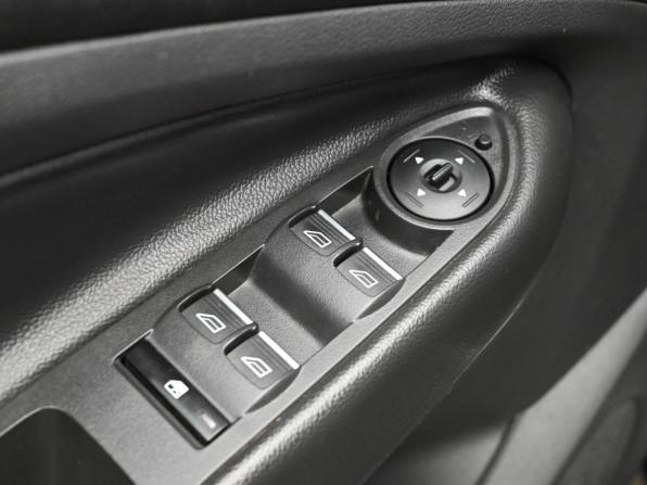 Ford Kuga II Рестайлинг с пробегом 2017 года, цена 1 470 000 рублей, 214153 км, внедорожник, Автокод Объявления