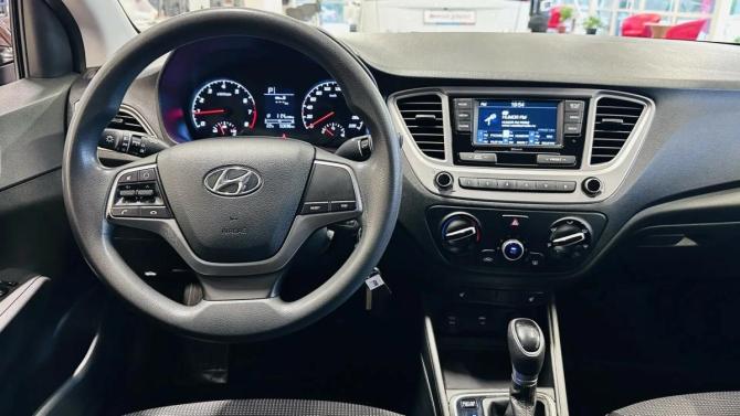 Hyundai Solaris II Рестайлинг с пробегом 2021 года, цена 1 734 000 рублей, 50000 км, седан, Автокод Объявления