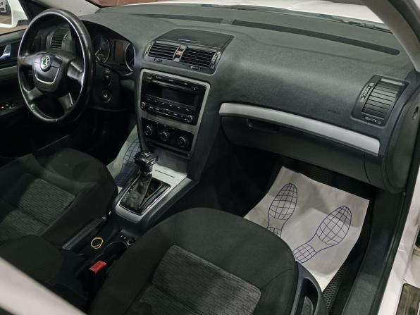 Skoda Octavia II (A5) Рестайлинг с пробегом 2013 года, цена 1 070 000 рублей, 196788 км, лифтбек, Автокод Объявления