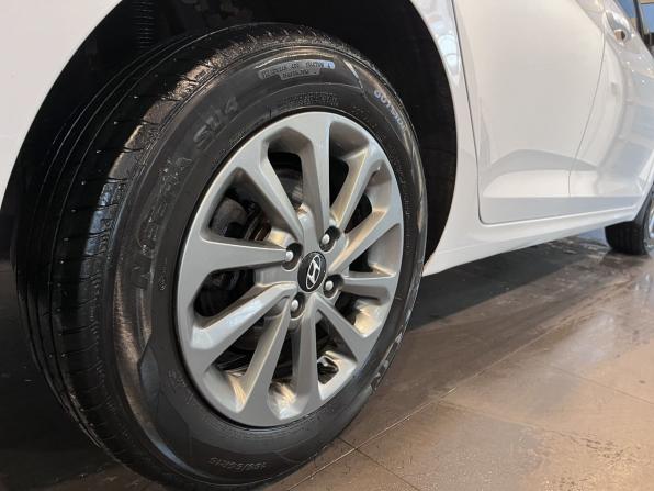 Hyundai Solaris II Рестайлинг с пробегом 2022 года, цена 1 700 000 рублей, 86046 км, седан, Автокод Объявления