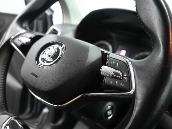 Skoda Karoq I с пробегом 2022 года, цена 2 549 900 рублей, 115000 км, внедорожник, Автокод Объявления