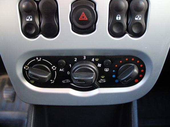 Renault Sandero I с пробегом 2012 года, цена 349 000 рублей, 232077 км, хэтчбек, Автокод Объявления
