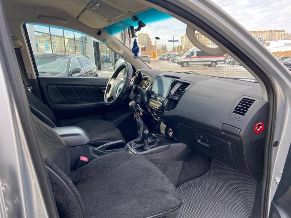 Toyota Hilux VII Рестайлинг с пробегом 2014 года, цена 2 600 000 рублей, 251639 км, пикап, Автокод Объявления