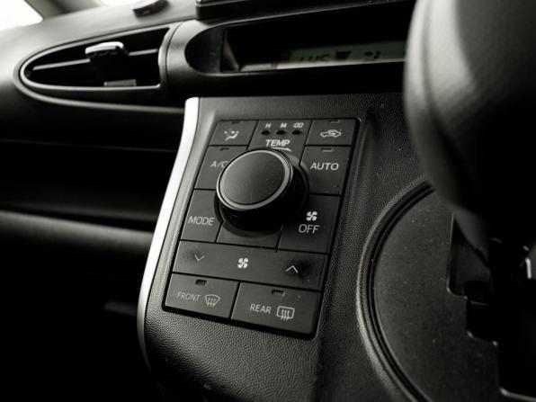 Toyota Wish II Рестайлинг с пробегом 2013 года, цена 1 475 000 рублей, 77764 км, минивэн, Автокод Объявления