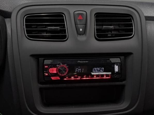 Renault Logan II Рестайлинг с пробегом 2019 года, цена 899 000 рублей, 53537 км, седан, Автокод Объявления