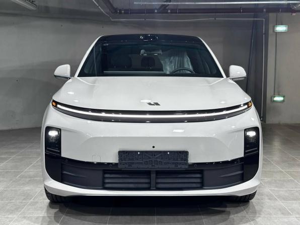 Новый Li Auto (Lixiang) L6 2025 года, цена 8 890 000 рублей, внедорожник, Автокод Объявления