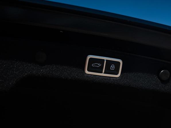 Hyundai Grandeur VII с пробегом 2023 года, цена 3 798 000 рублей, 6485 км, седан, Автокод Объявления