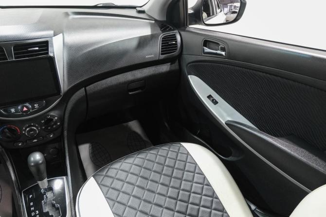 Hyundai Solaris I с пробегом 2013 года, цена 899 000 рублей, 176500 км, седан, Автокод Объявления