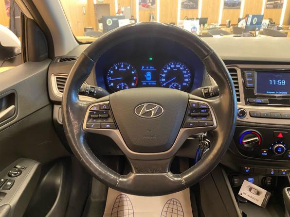 Hyundai Solaris II с пробегом 2019 года, цена 1 279 000 рублей, 121000 км, седан, Автокод Объявления