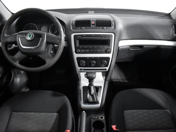 Skoda Octavia II (A5) Рестайлинг с пробегом 2011 года, цена 475 900 рублей, 351000 км, лифтбек, Автокод Объявления