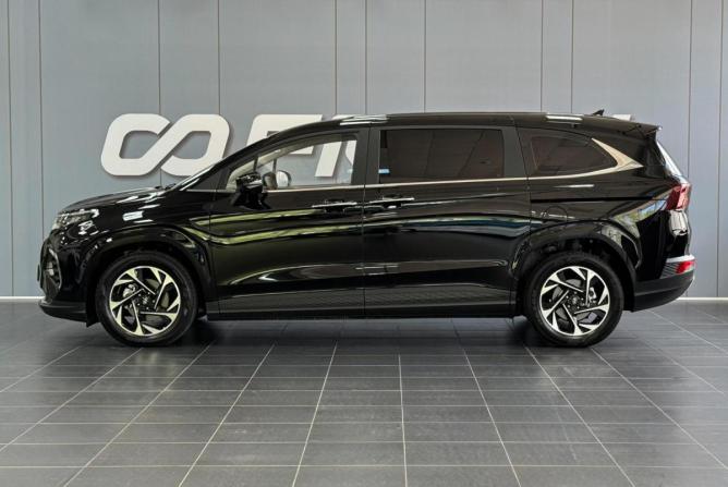 Hyundai Custin с пробегом 2025 года, цена 4 930 000 рублей, 2500 км, минивэн, Автокод Объявления