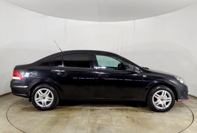 Opel Astra J Рестайлинг с пробегом 2013 года, цена 680 000 рублей, 177520 км, седан, Автокод Объявления