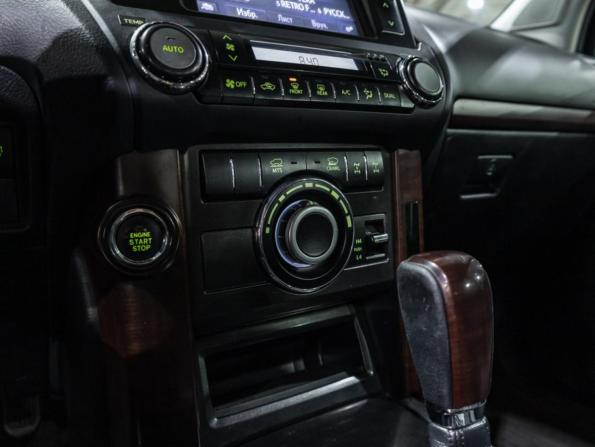 Toyota Land Cruiser Prado 150 Series Рестайлинг 1 с пробегом 2013 года, цена 2 999 000 рублей, 219150 км, внедорожник, Автокод Объявления