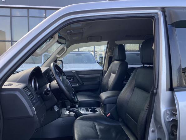Mitsubishi Pajero IV Рестайлинг 1 с пробегом 2013 года, цена 1 899 000 рублей, 261000 км, внедорожник, Автокод Объявления