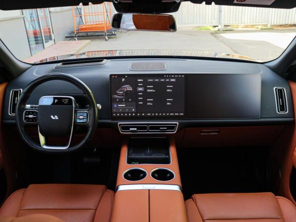Li Auto (Lixiang) L9 I Рестайлинг с пробегом 2024 года, цена 7 850 000 рублей, 28850 км, внедорожник, Автокод Объявления