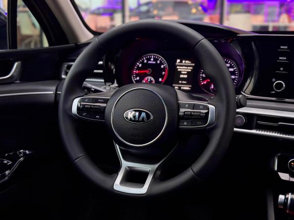 Kia K5 III с пробегом 2021 года, цена 2 225 000 рублей, 114892 км, седан, Автокод Объявления