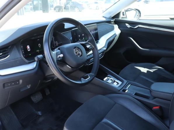 Skoda Octavia IV (A8) с пробегом 2020 года, цена 2 490 000 рублей, 87171 км, лифтбек, Автокод Объявления