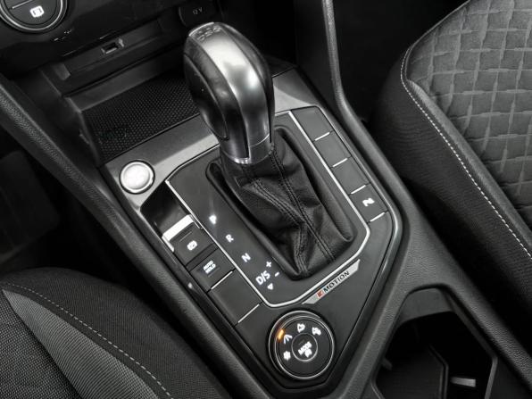Volkswagen Tiguan II с пробегом 2018 года, цена 1 999 000 рублей, 186692 км, внедорожник, Автокод Объявления