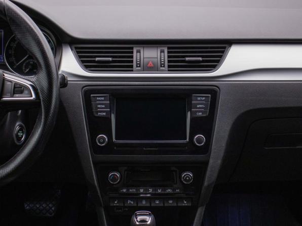 Skoda Rapid I Рестайлинг с пробегом 2019 года, цена 1 024 000 рублей, 204488 км, лифтбек, Автокод Объявления