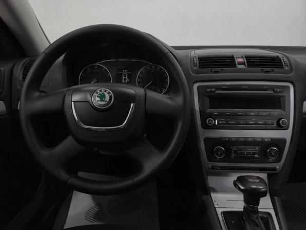 Skoda Octavia II (A5) Рестайлинг с пробегом 2013 года, цена 850 000 рублей, 160736 км, лифтбек, Автокод Объявления